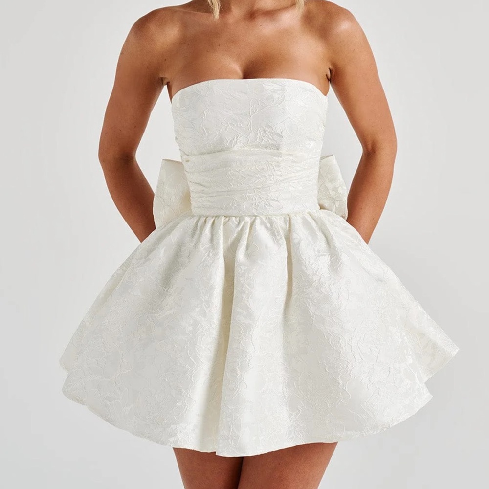 Chic Strapless White Babydoll Dress